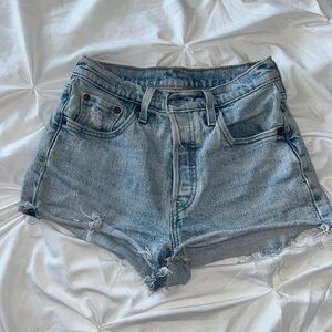 Levi’s 501 Jean Shorts Light Blue Wash